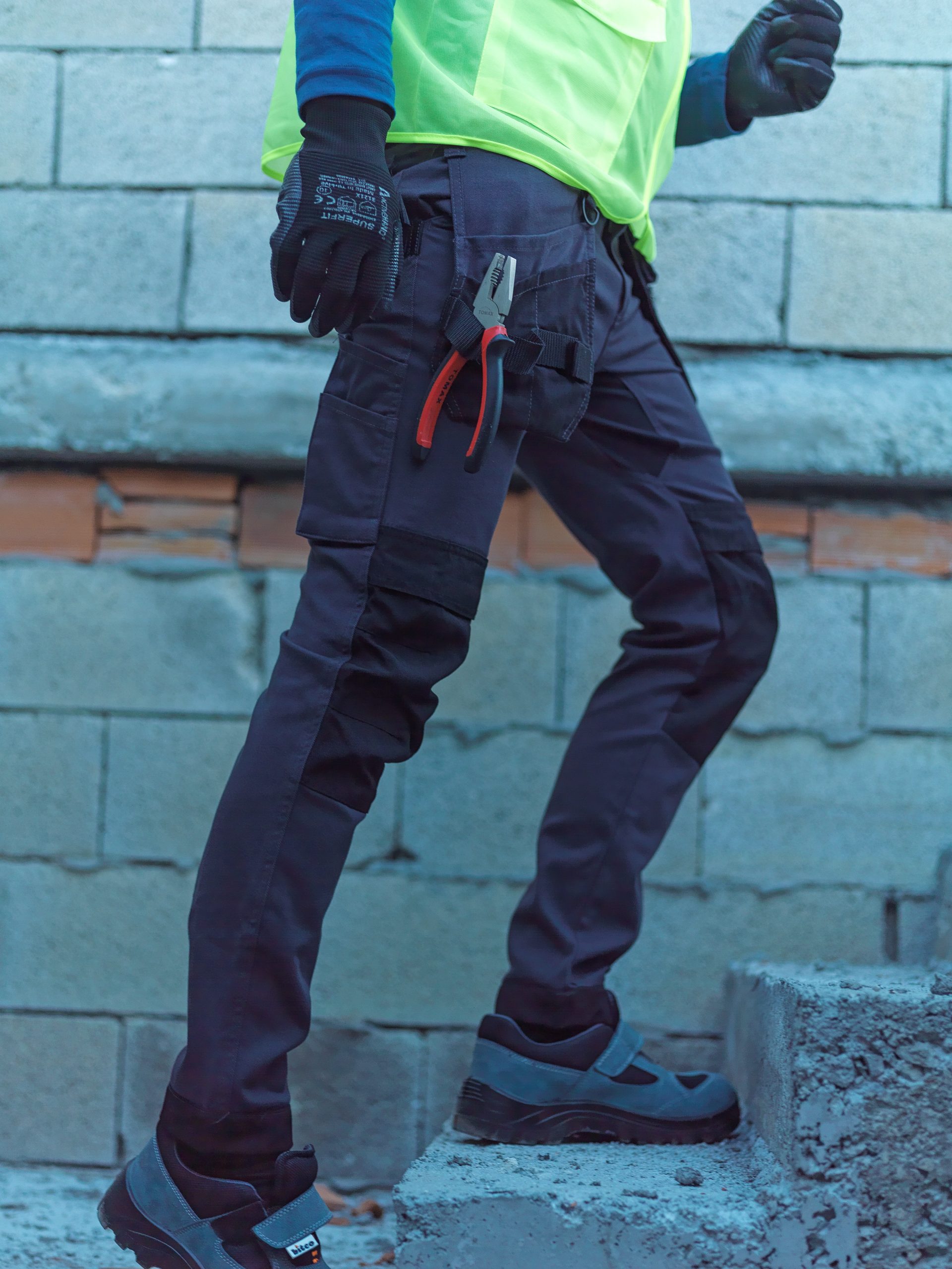 Work Trousers with Holster Pockets – workweargurus.com